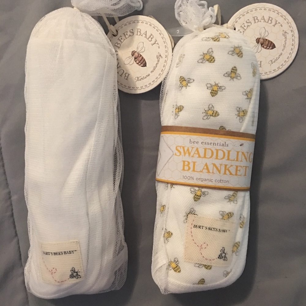 Burt’s Bees Swaddle Blanket Bundle